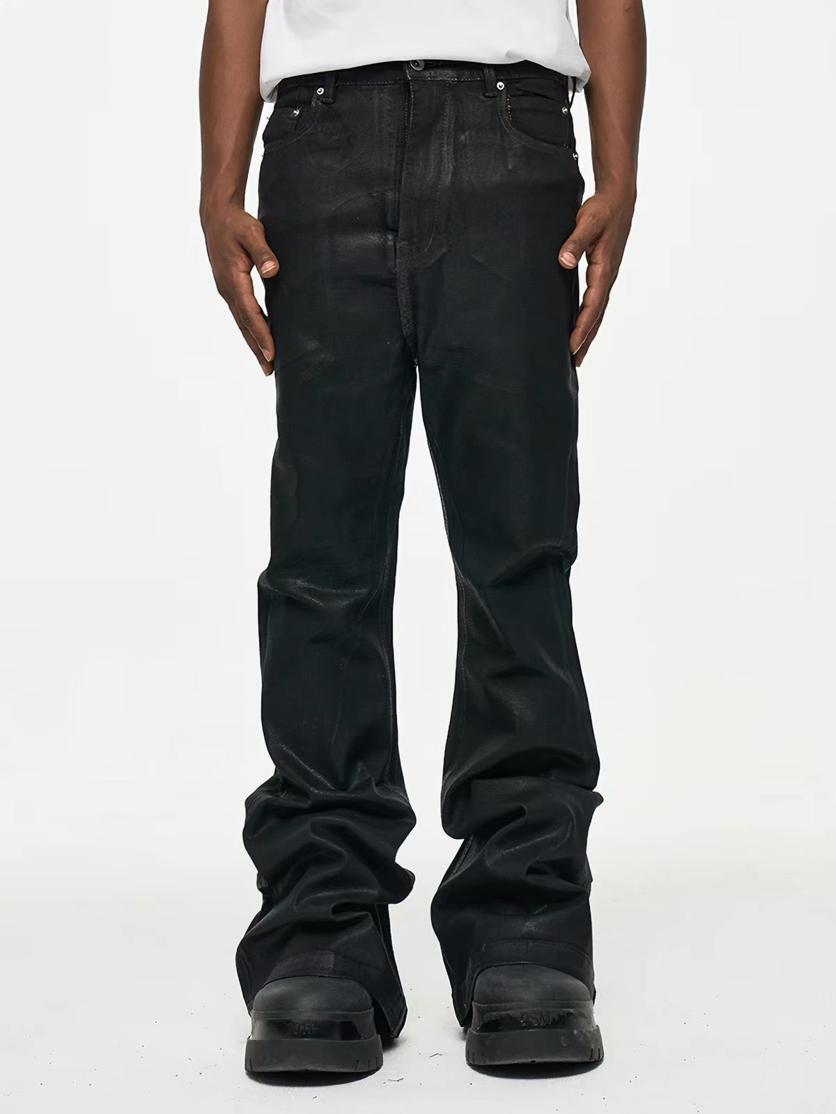 Riven Bootcut-Jeans im Waxed-Look