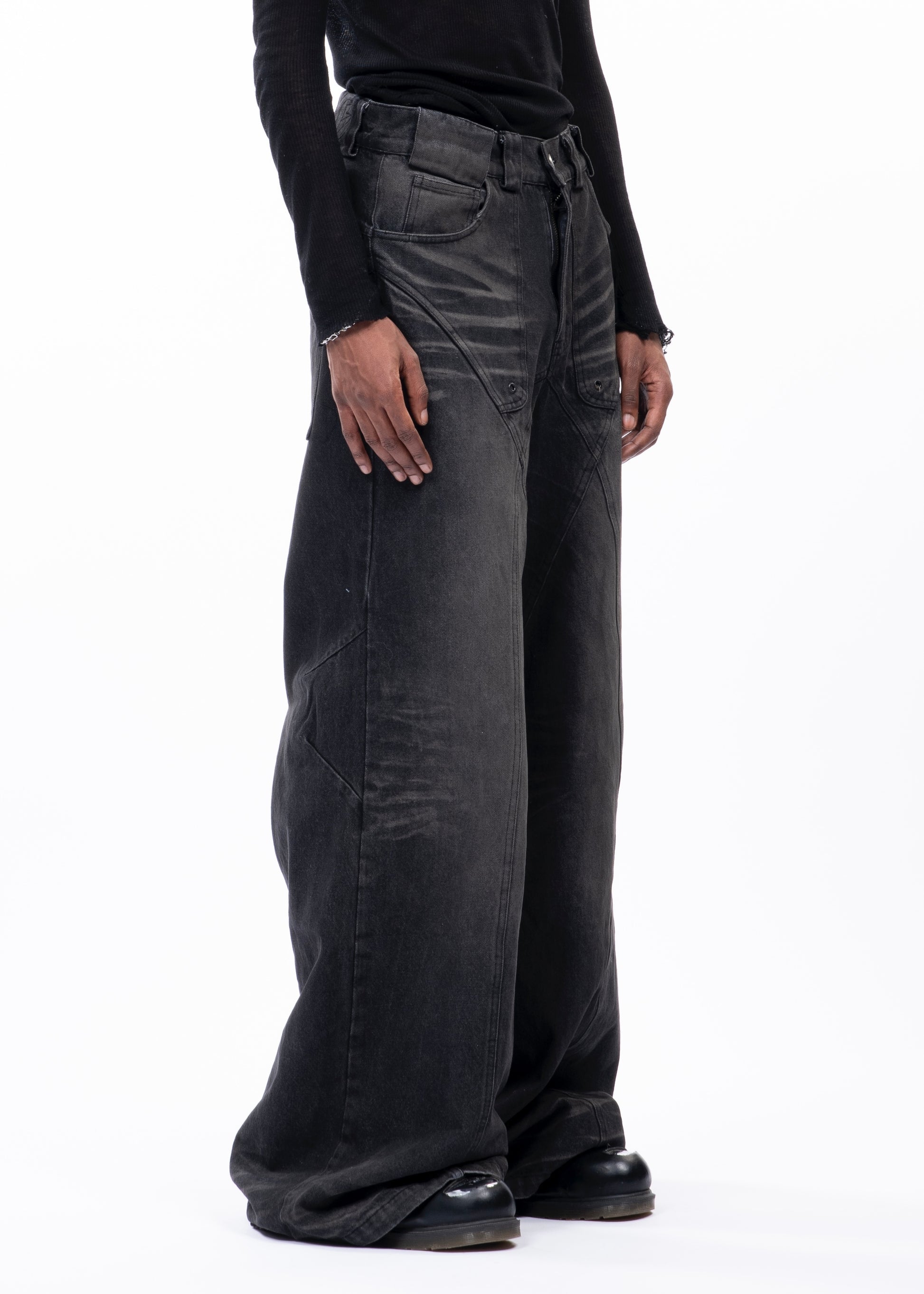 Wide-Leg Vintage Black Denim Jeans