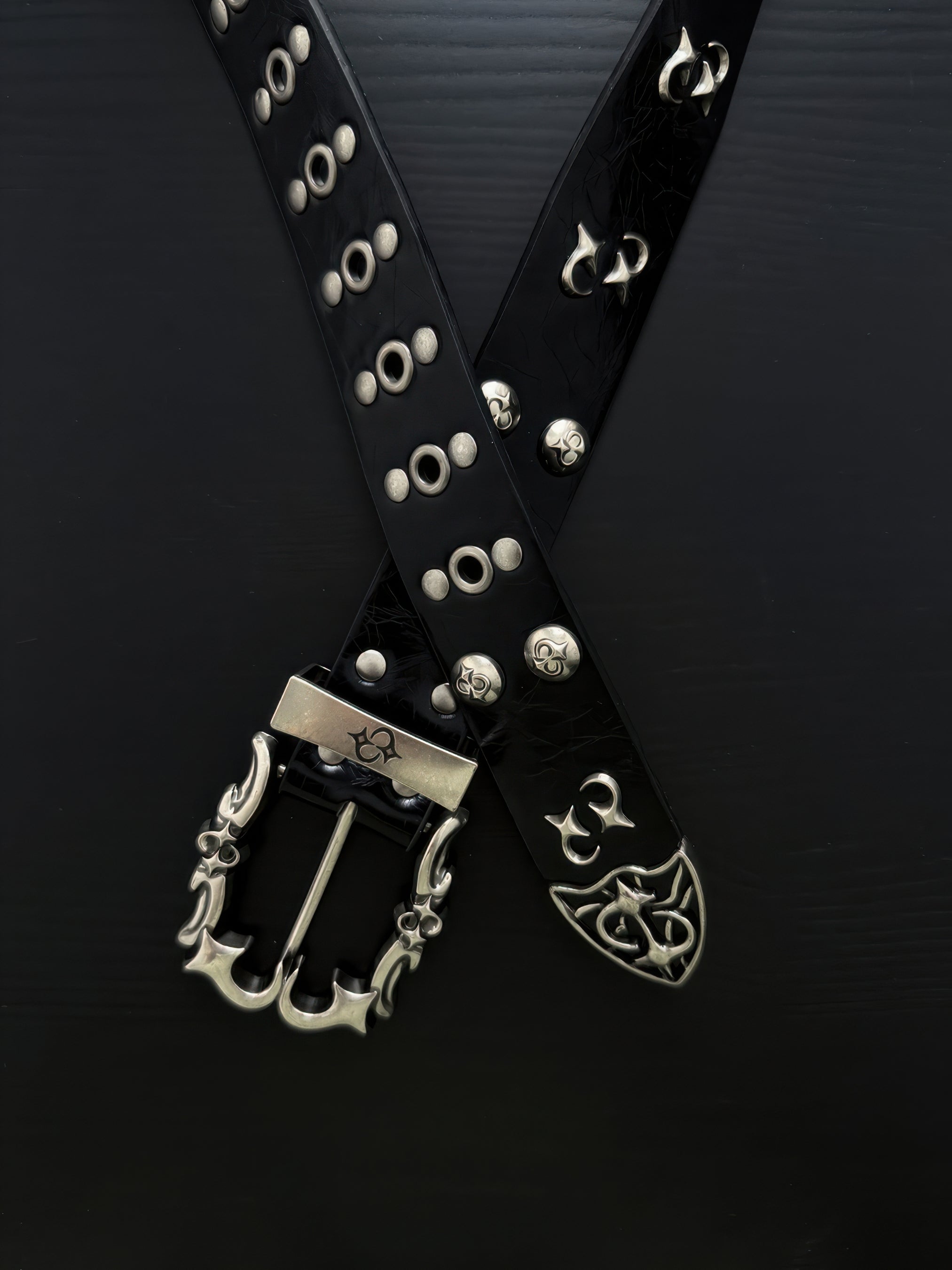 Riven Metal Buckle Belt