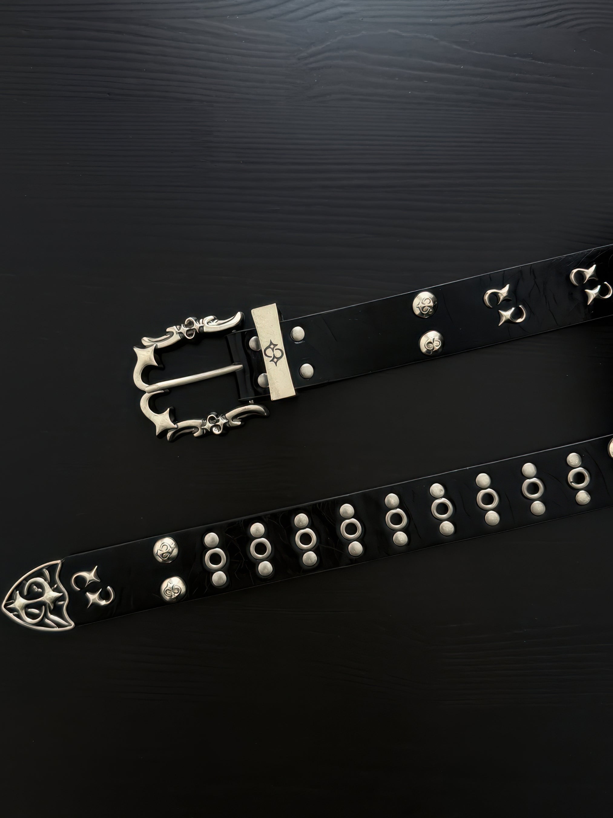 Riven Metal Buckle Belt