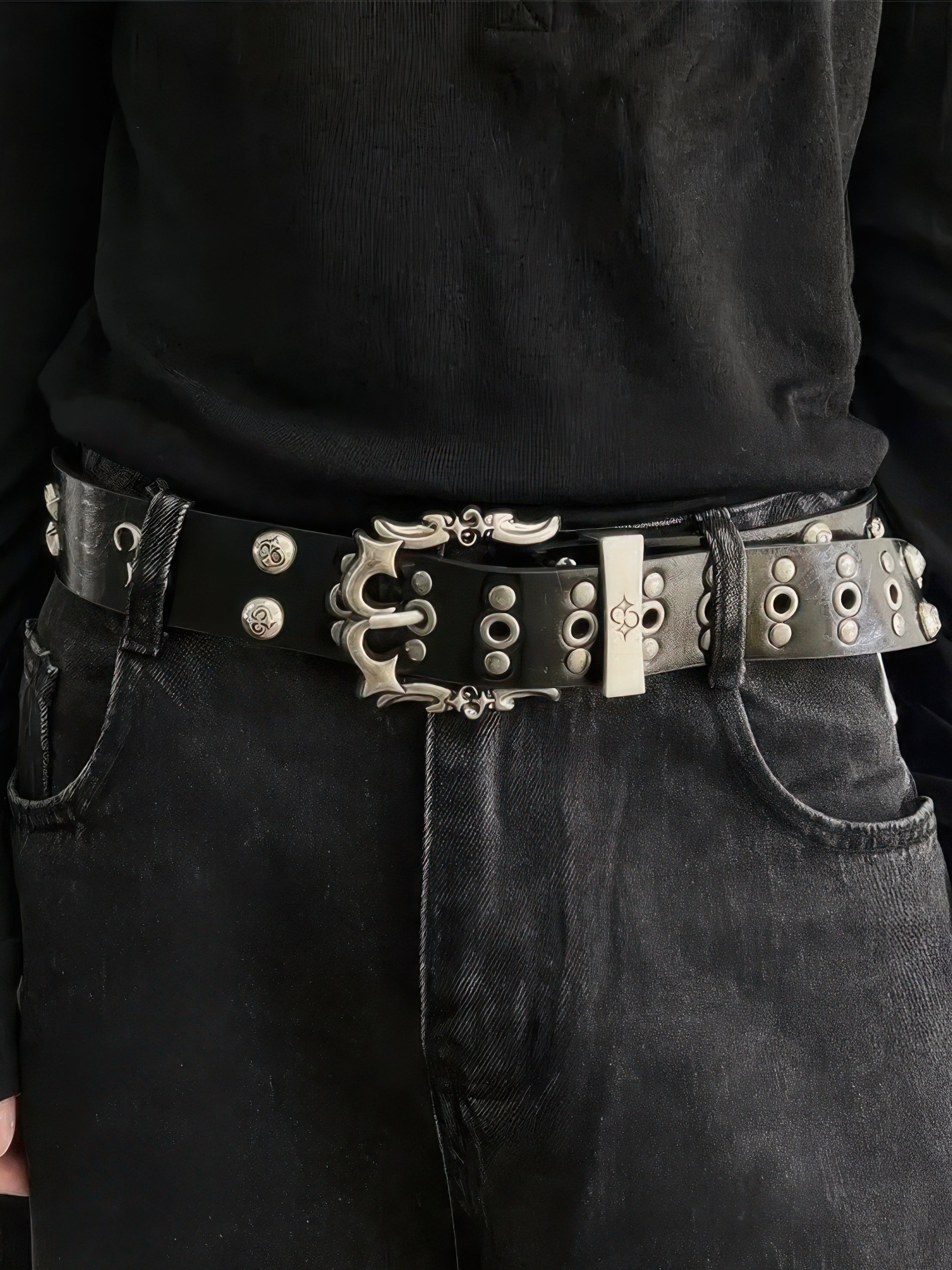 Riven Metal Buckle Belt