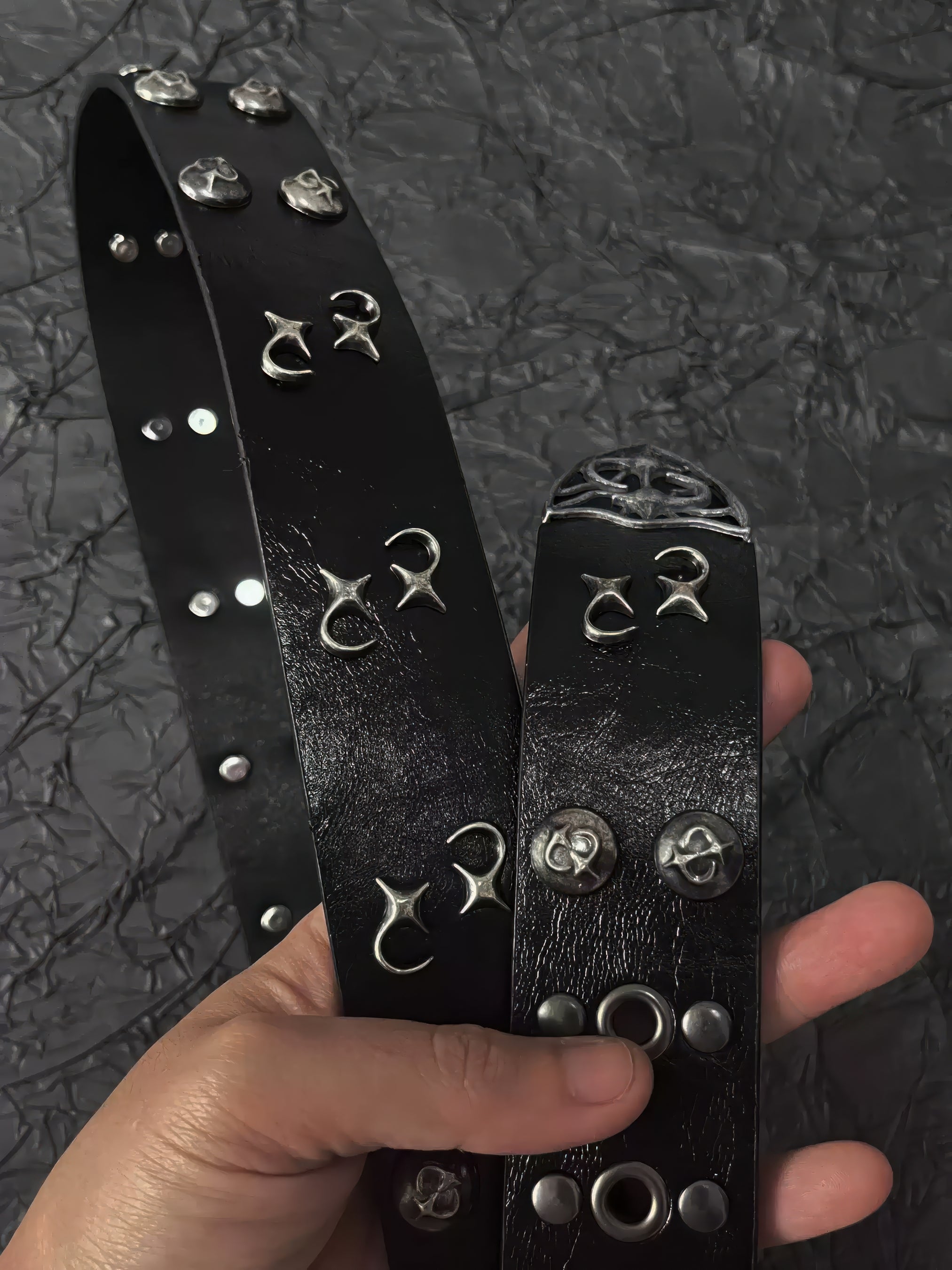 Riven Metal Buckle Belt