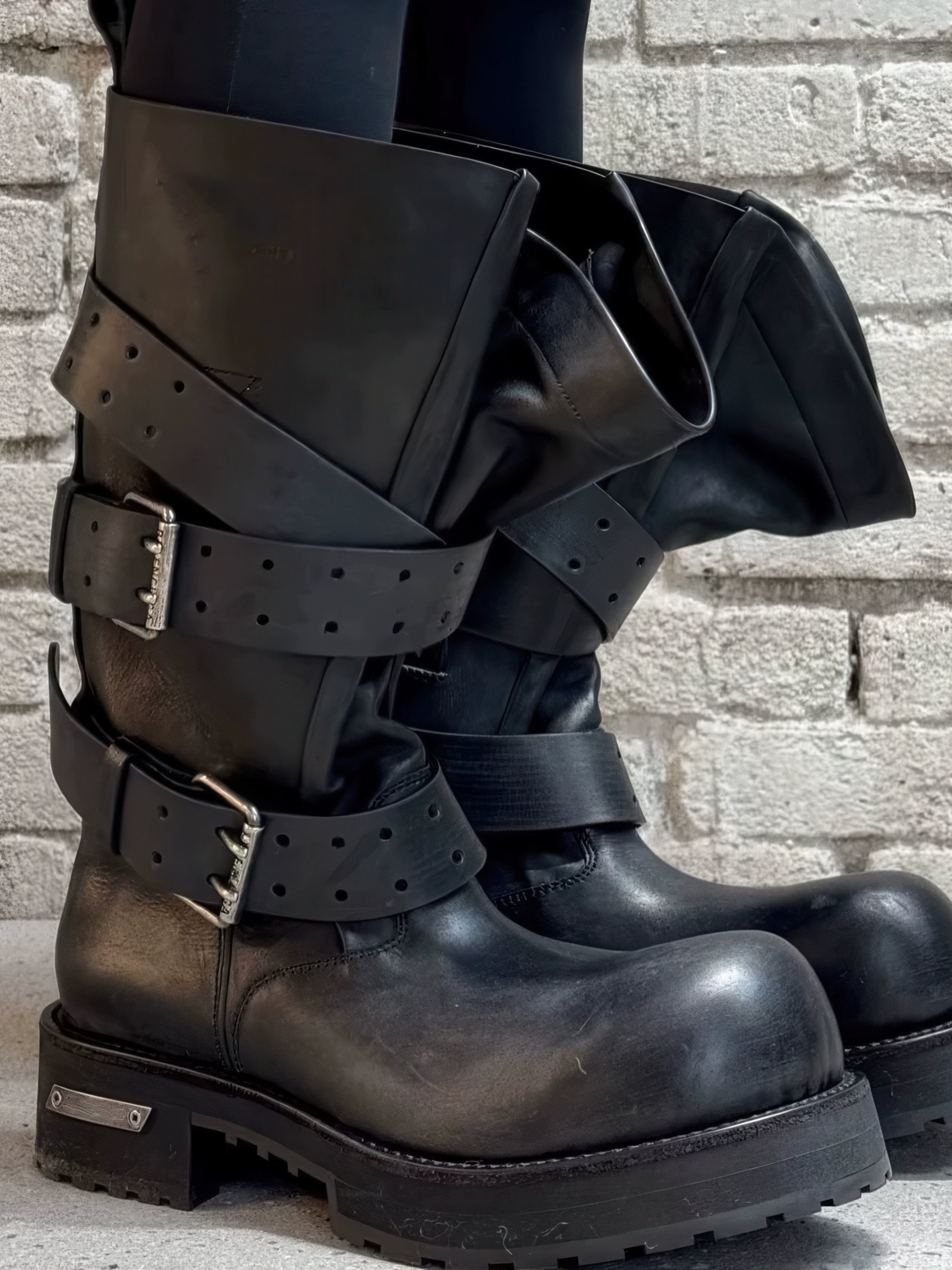 Riven Buckle Boots